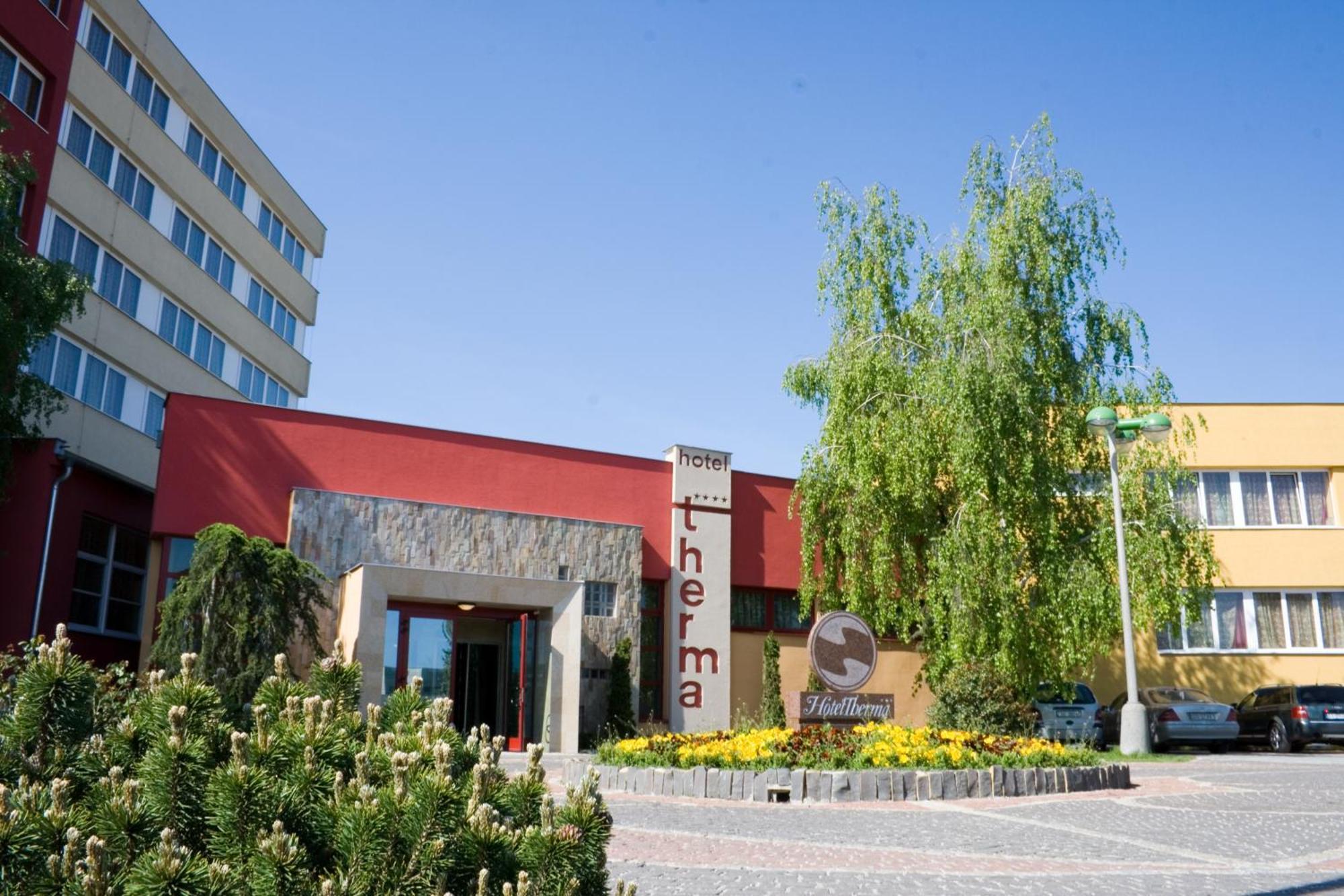 塞尔玛酒店 Dunajská Streda 外观 照片