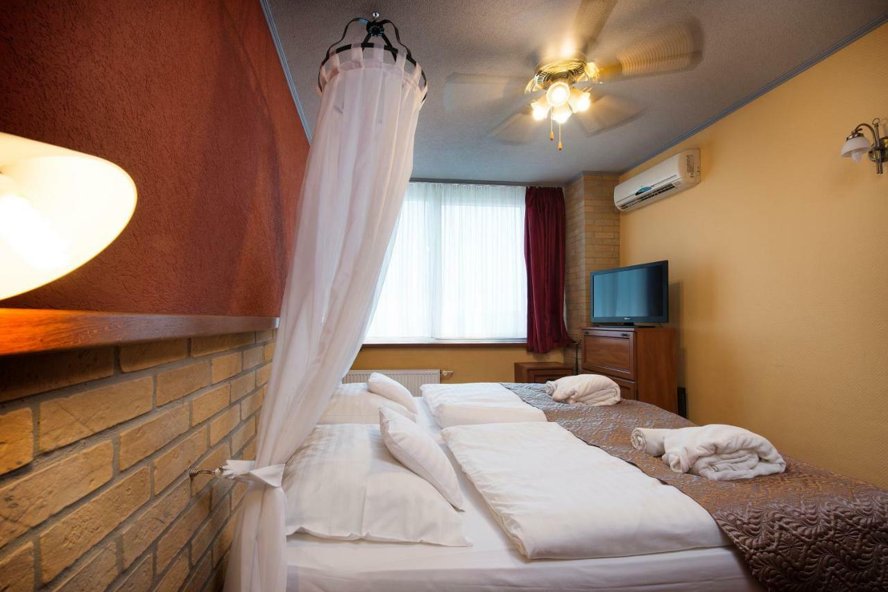 塞尔玛酒店 Dunajská Streda 外观 照片